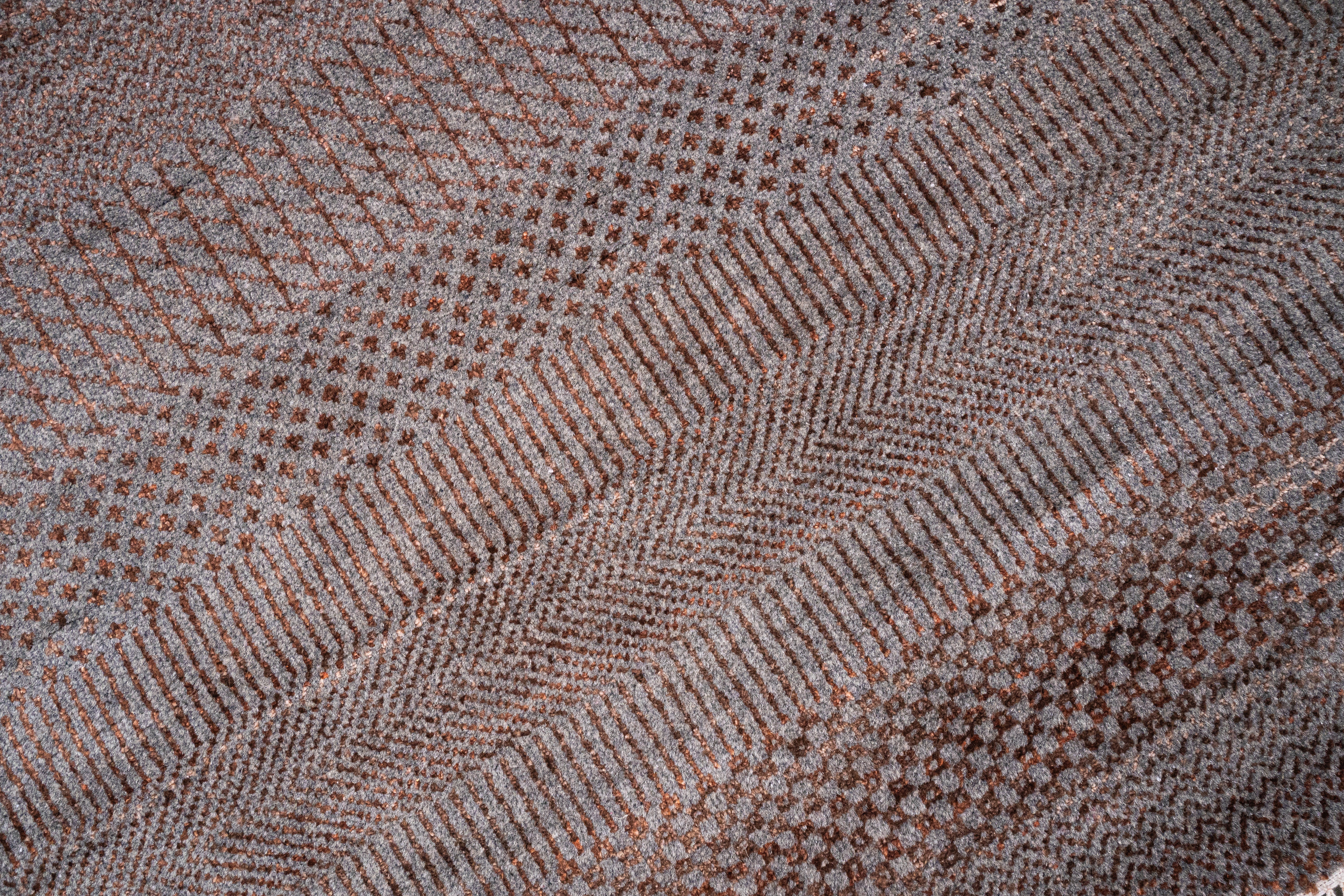 Handknotted Carpet, DIA - 548 MCN, Grey & Brown